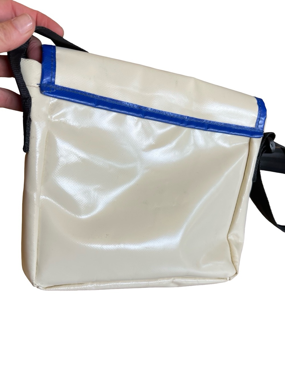 *RARE* ANA All Nippon Airways x Ampelmann Berlin Seatbelt-Strap Crossbody Bag - Picture 12 of 13